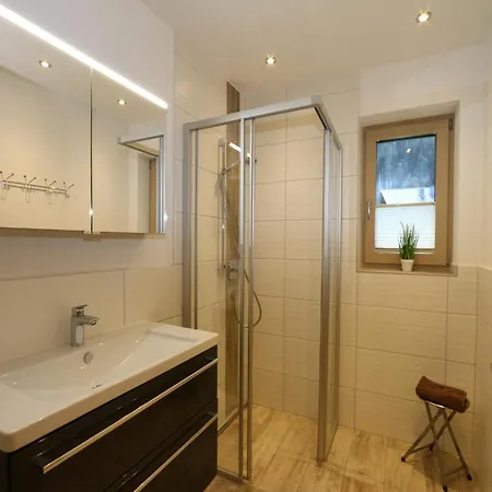 In Near Lift, Cleaning Included Apartman