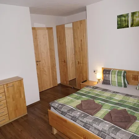 Apartman In Near Lift, Cleaning Included *