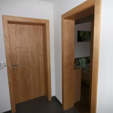 Apartman In Near Lift, Cleaning Included