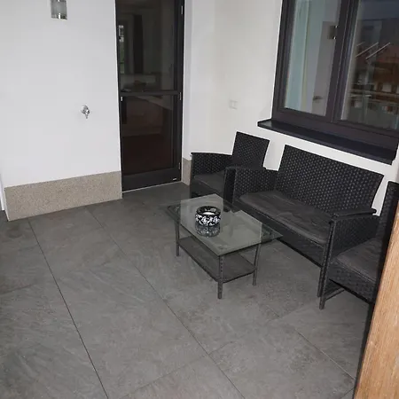 In Near Lift, Cleaning Included Apartman *